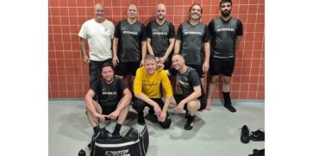 B-klasser van de maand juni: Sevenmiles.nl / Café Zaal van de Burgt, degelijk leger aan ervaren zaalvoetbalspecialisten